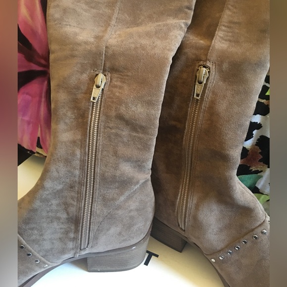 Sexy taupe over the knee boots - Picture 3 of 13